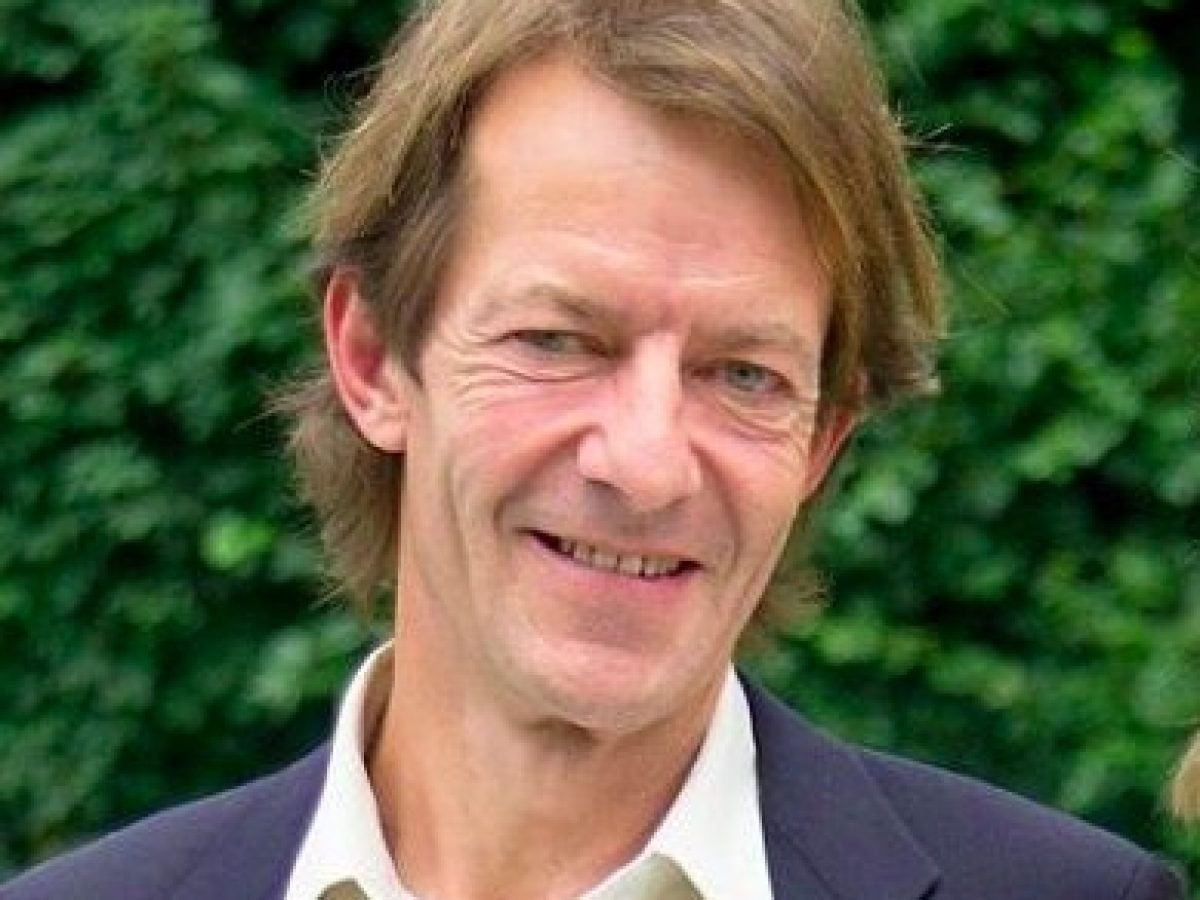 Robie Uniacke Childhood, Career, Networth, Relationship