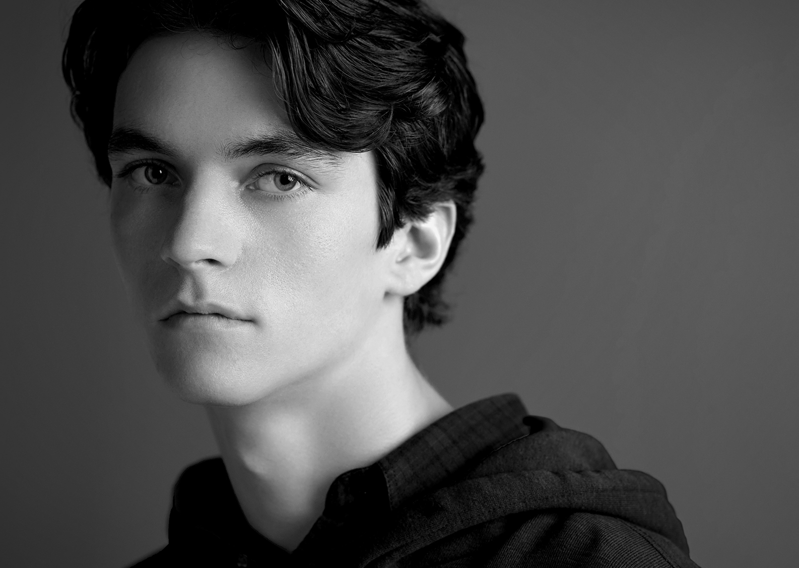 Fionn Whitehead Bio, Career, Relationships, Net Worth, Social Media
