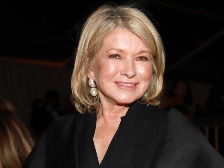 Martha Stewart, Bio, Early Life, Career, Net Worth, Professional ...