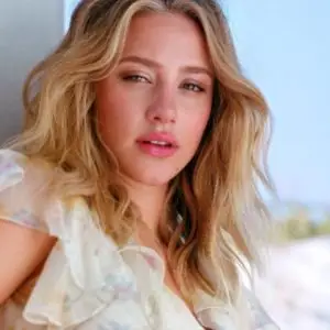 Lili Reinhart