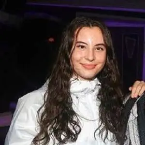 Alizeh Keshvar Davis Jarrahy